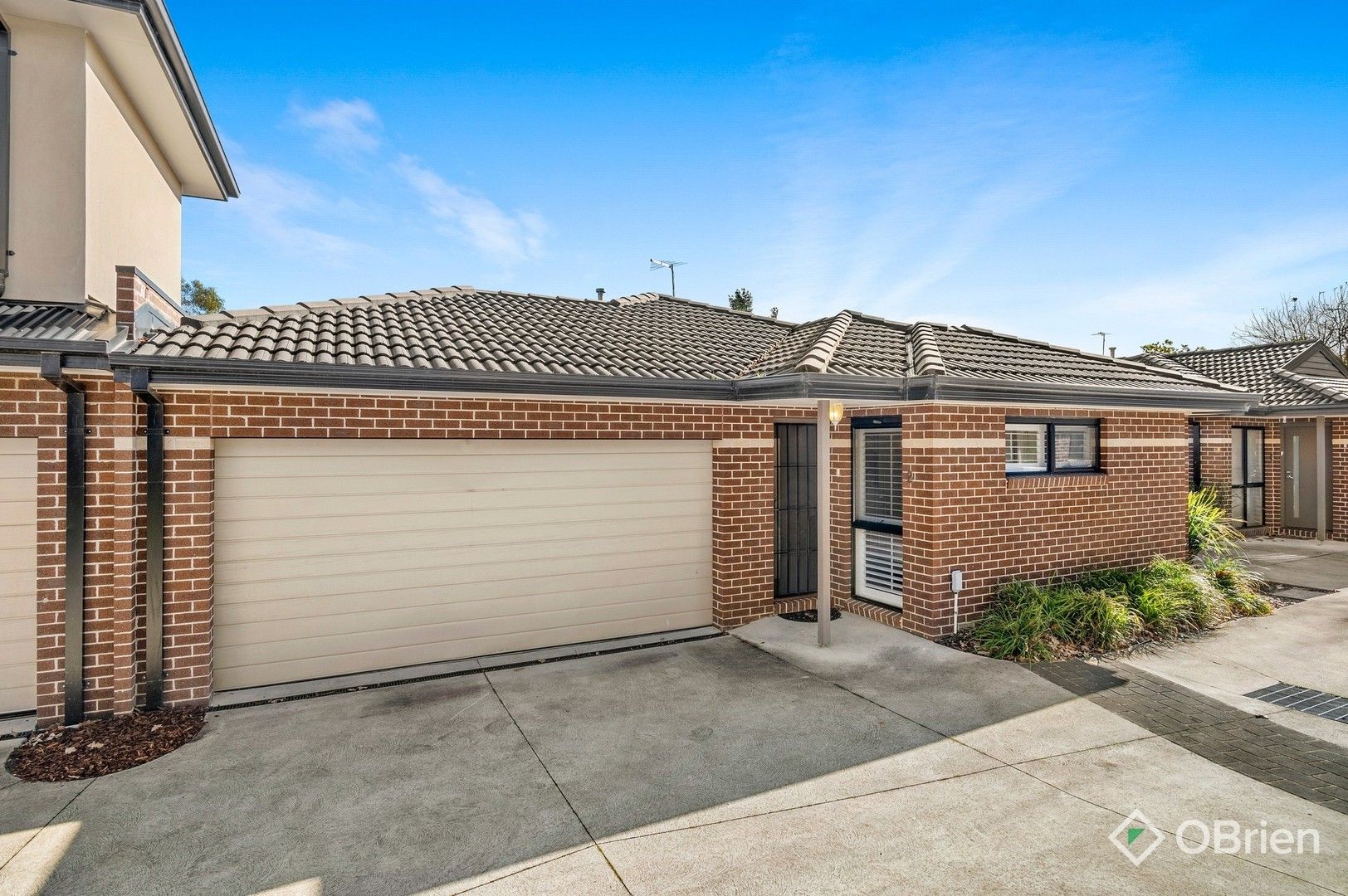 2/11 Cameron Road, Croydon VIC 3136, Image 0