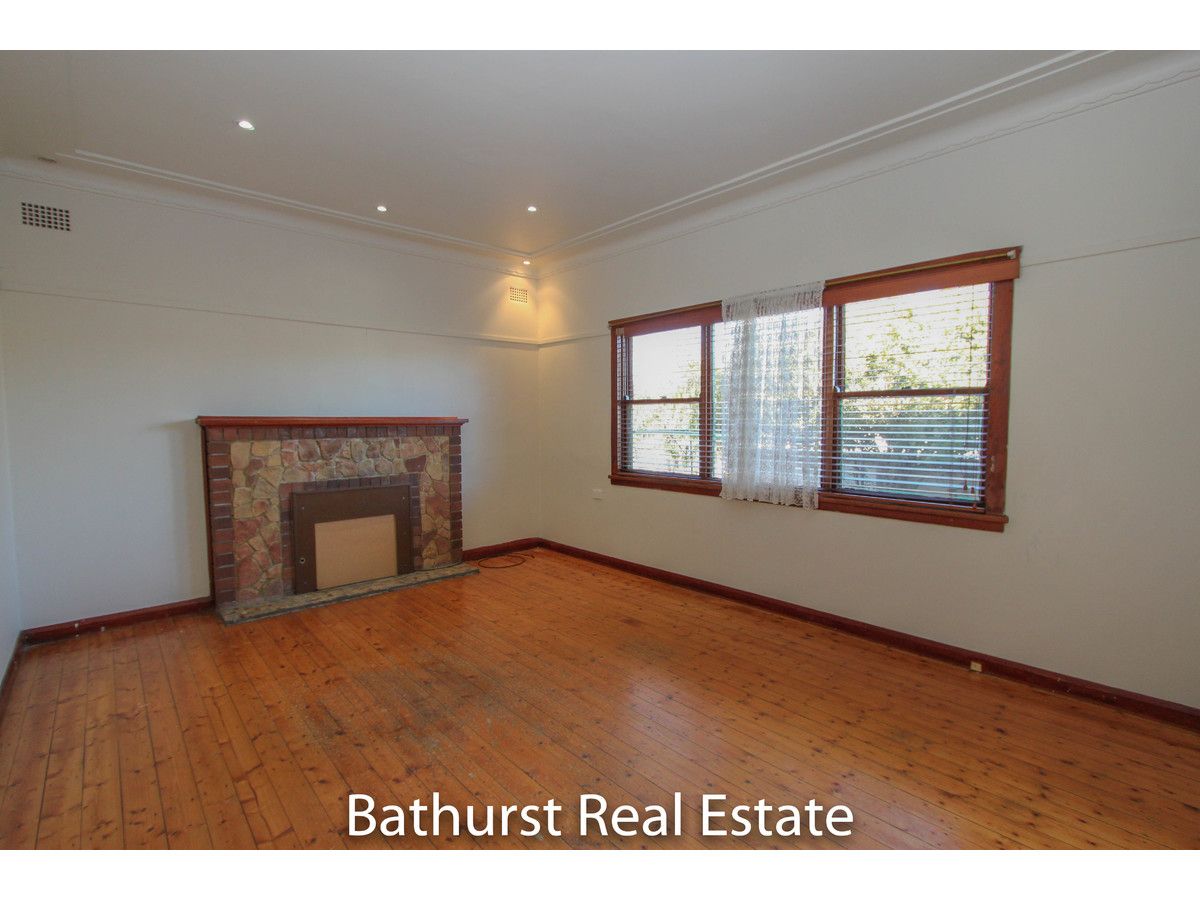 7 Banks Street, Bathurst NSW 2795, Image 2