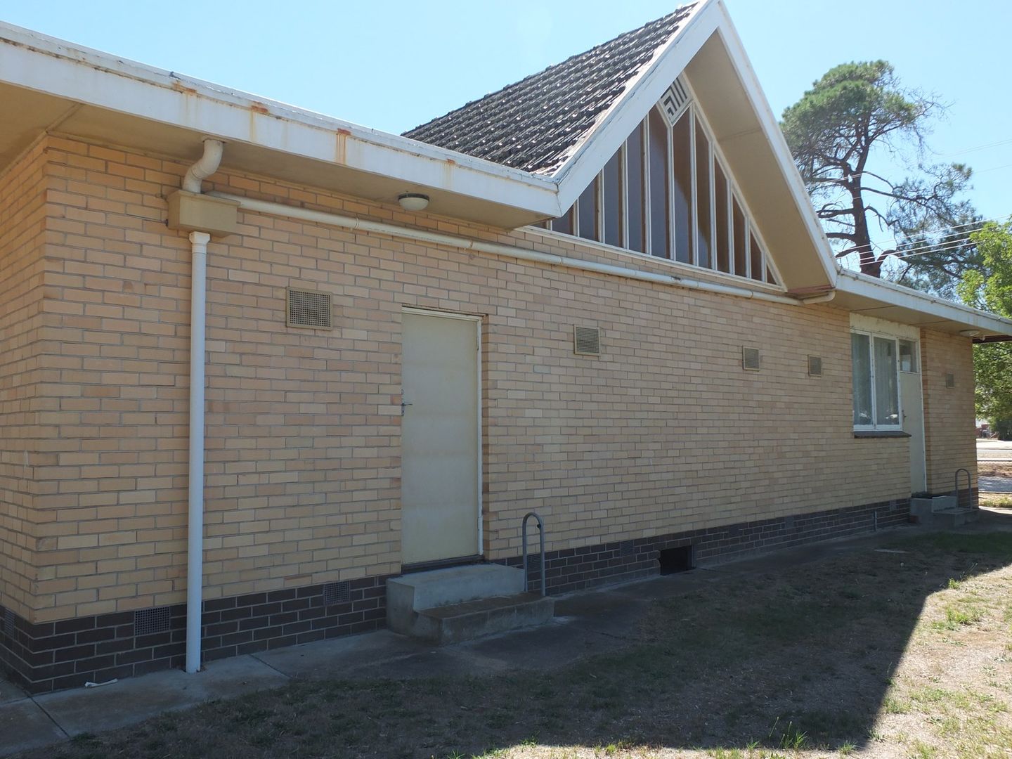 65 High Street, Elmhurst VIC 3469, Image 2