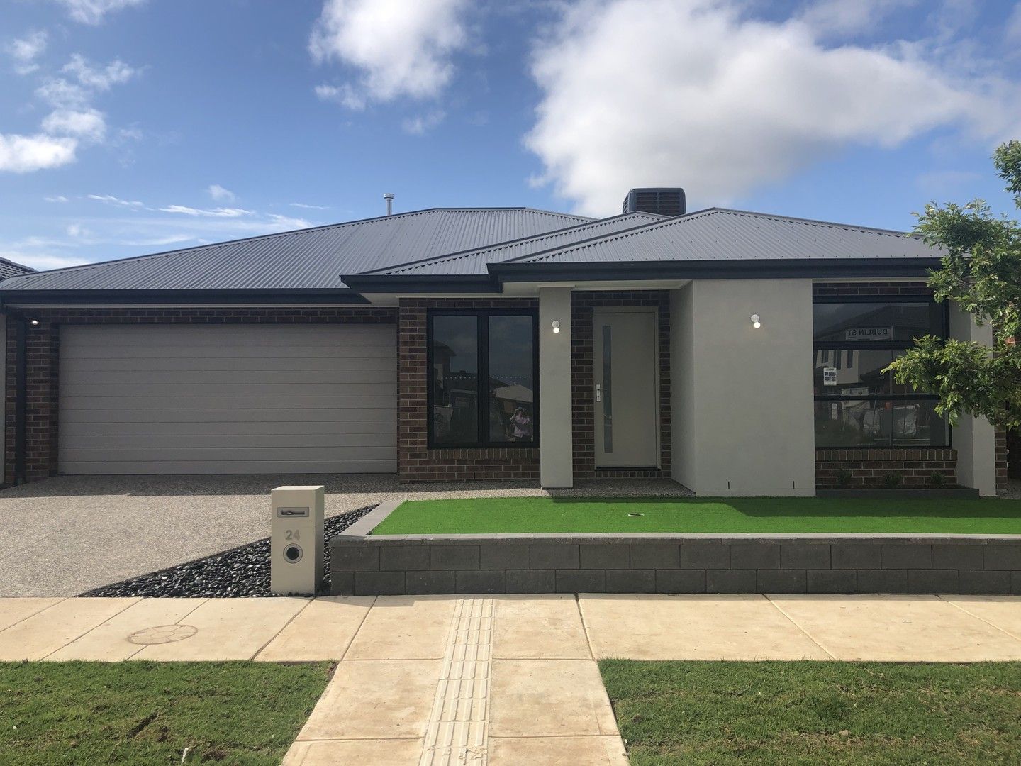 4 bedrooms House in 24 Dublin Street TARNEIT VIC, 3029