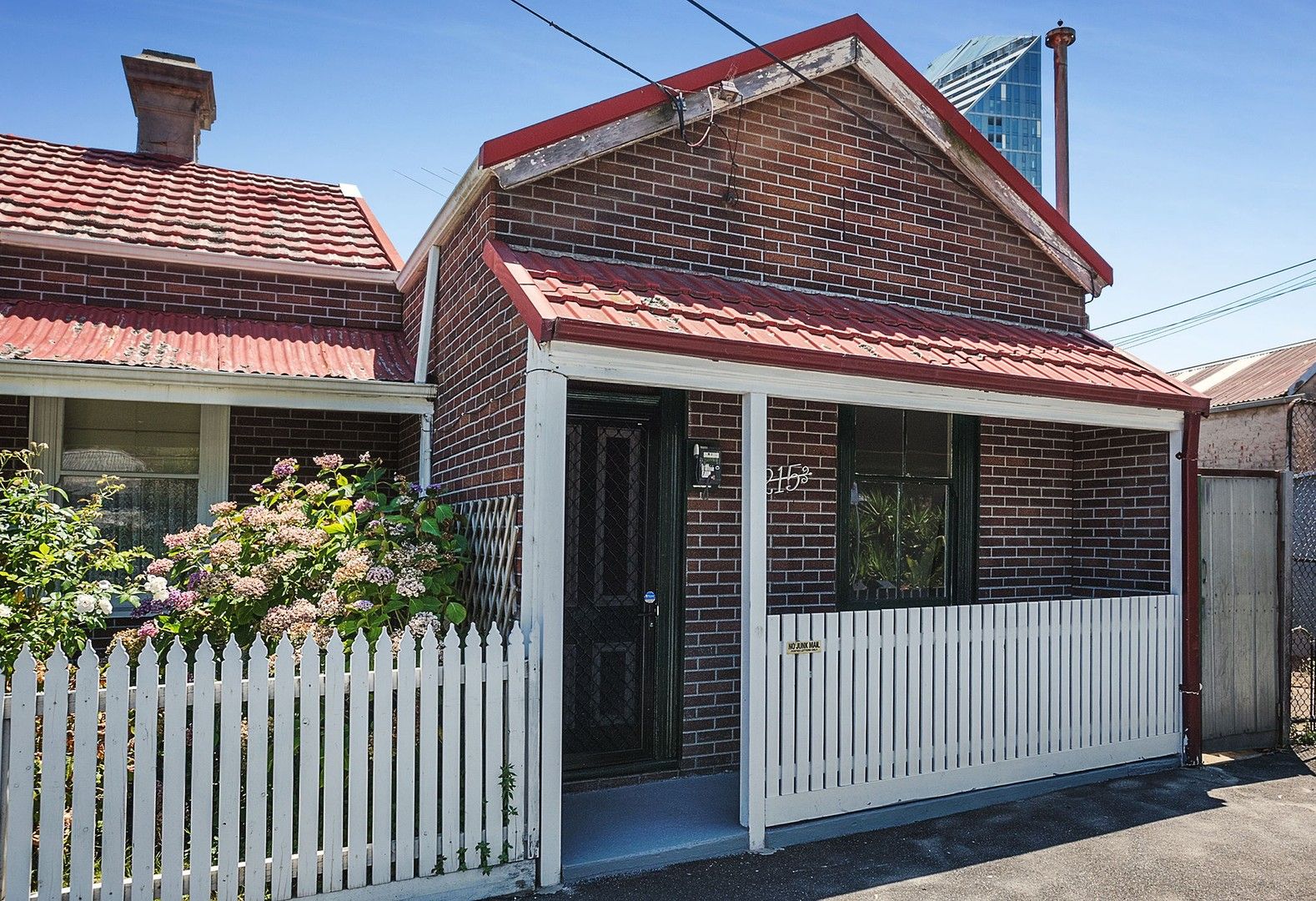 1 bedrooms House in 215 Heath Street PORT MELBOURNE VIC, 3207