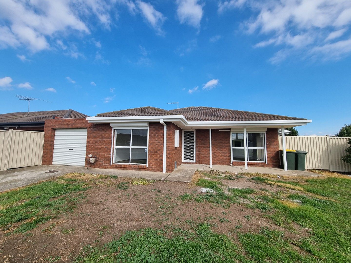 3 bedrooms House in 1/34 Meadowbank Drive SUNSHINE NORTH VIC, 3020
