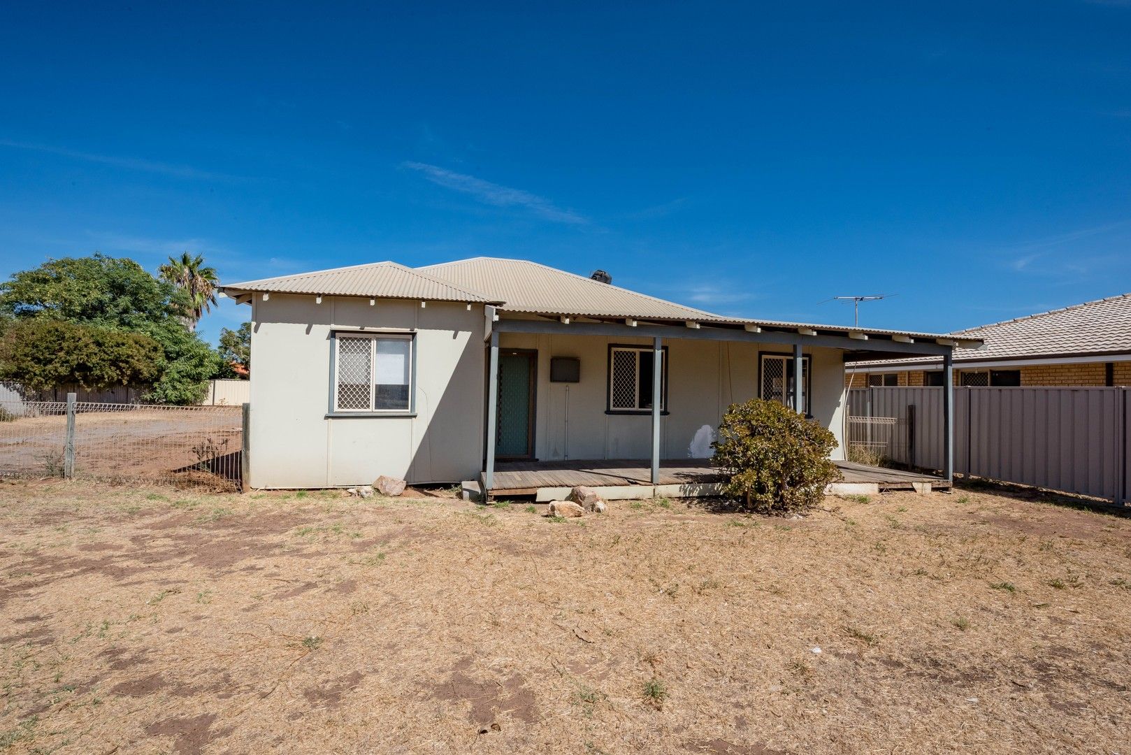 3 bedrooms House in 469B Chapman Road BLUFF POINT WA, 6530