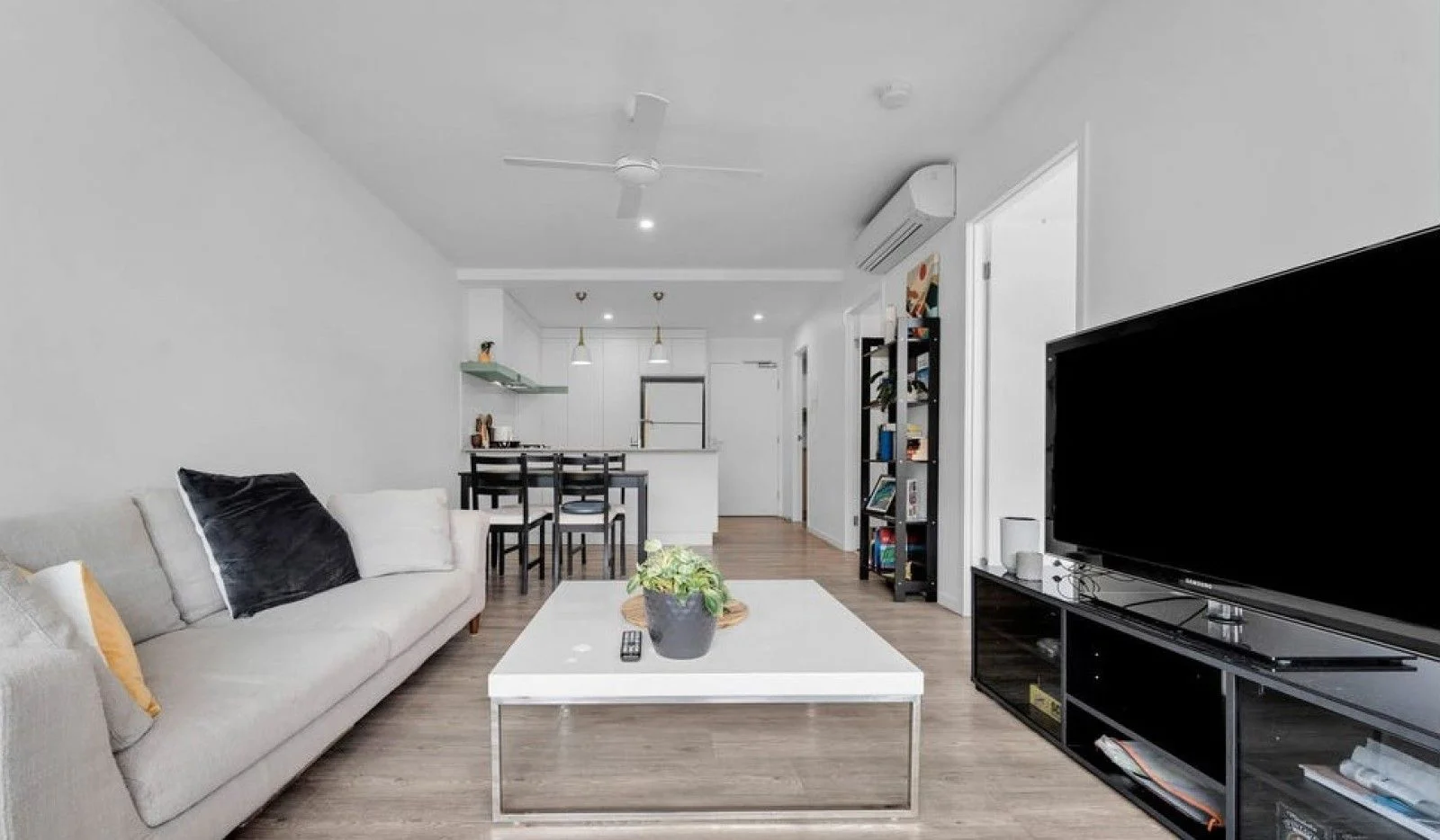 Additional image 14 of ID:21093517/88 Waldheim Street, Annerley QLD 4103