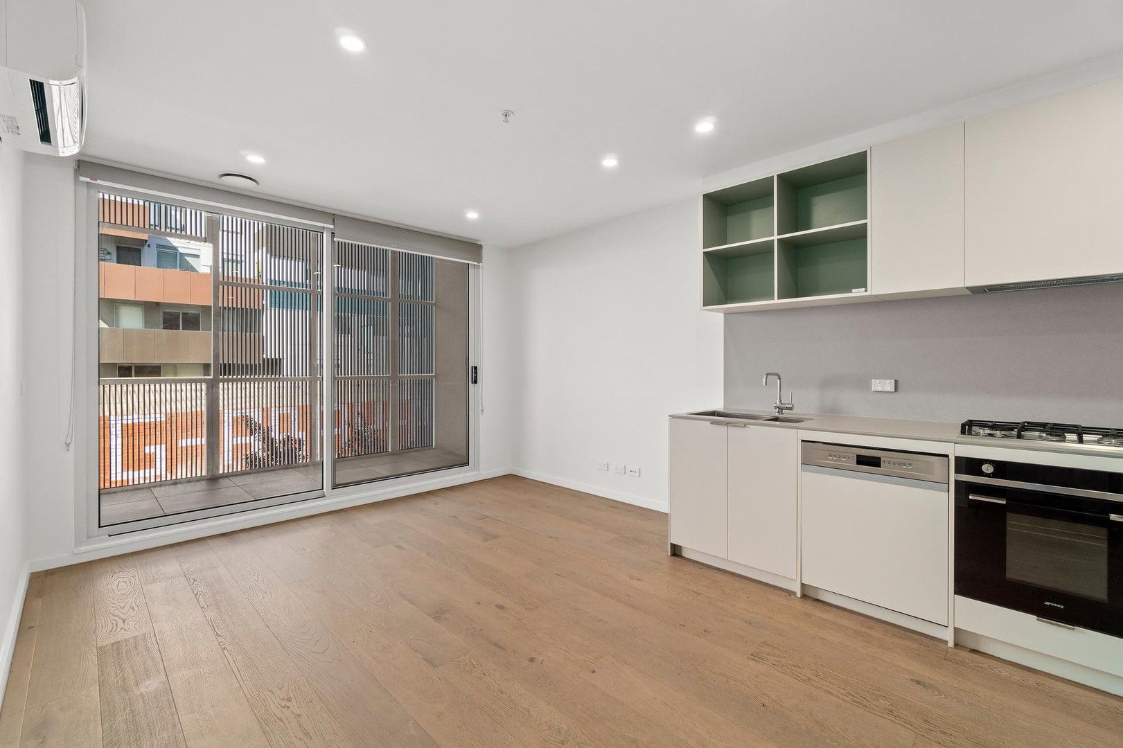 2 bedrooms Apartment / Unit / Flat in 219/812 Sydney Road BRUNSWICK VIC, 3056