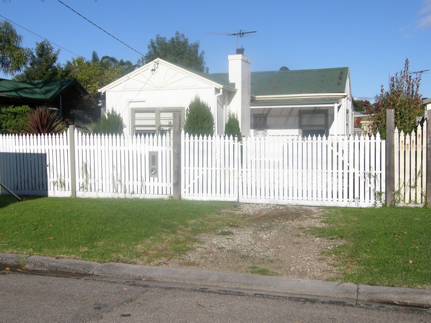 3 bedrooms House in 4 Madura Street ROSEBUD VIC, 3939