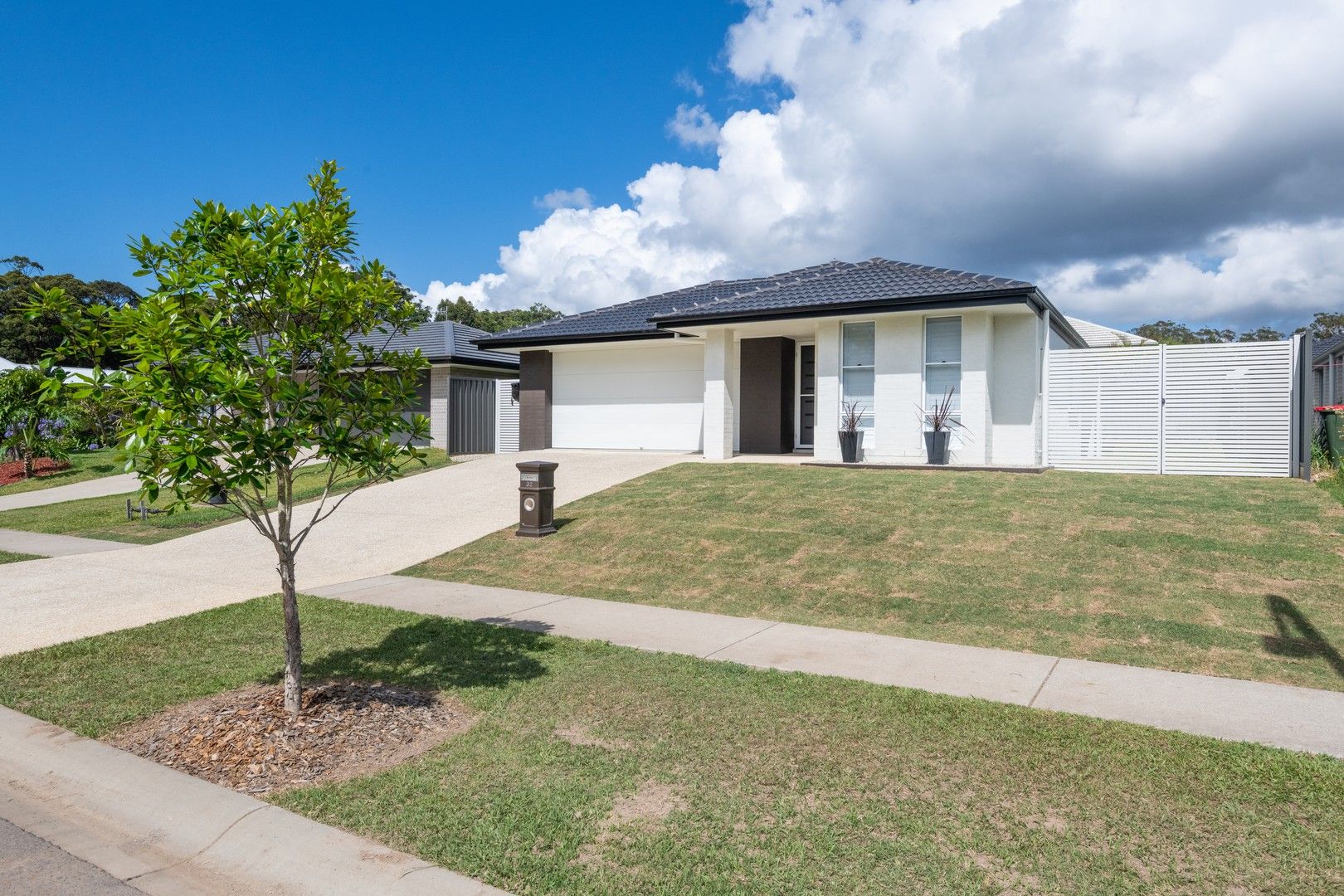 4 bedrooms House in 32 Mermaid Drive SANDY BEACH NSW, 2456