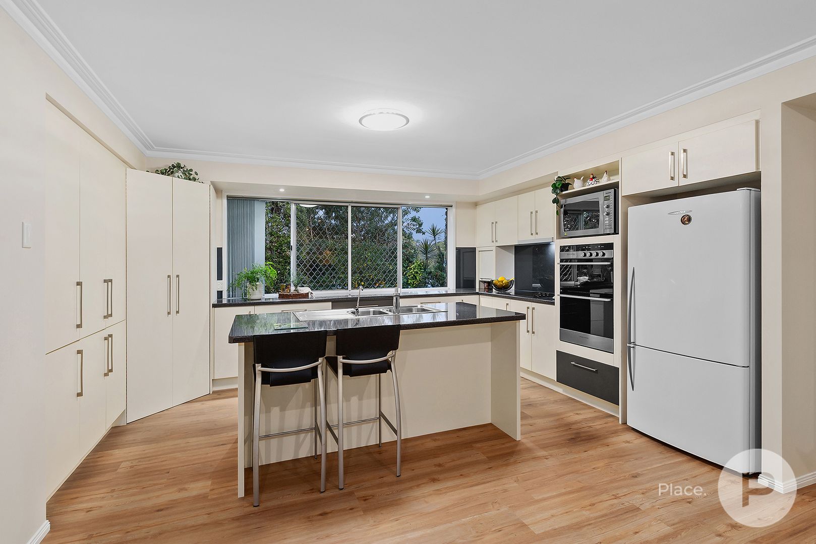 8 Ganton Place, Albany Creek QLD 4035, Image 2