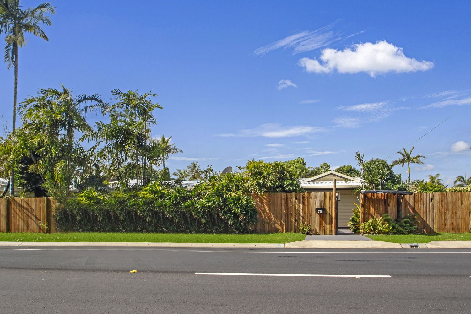 70 Oleander Street, Holloways Beach QLD 4878, Image 0