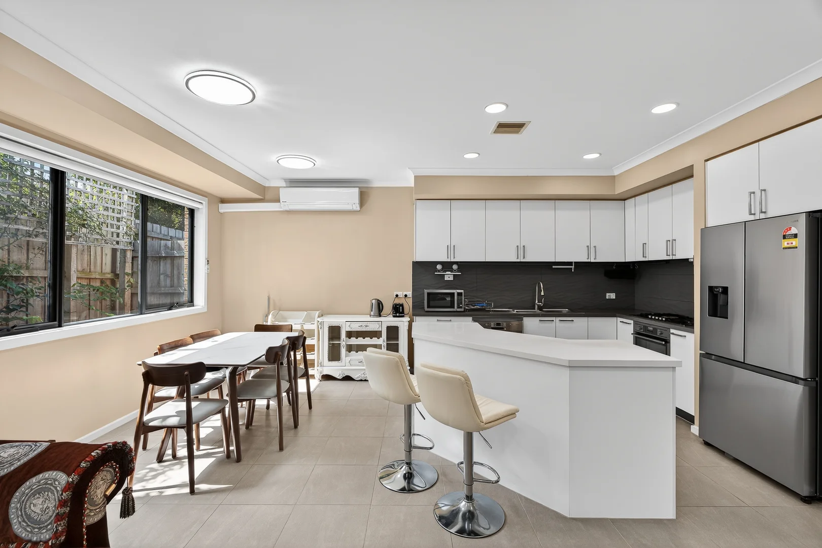 Additional image 2 of 2/7 St Johns Wood Road, Mount Waverley VIC 3149