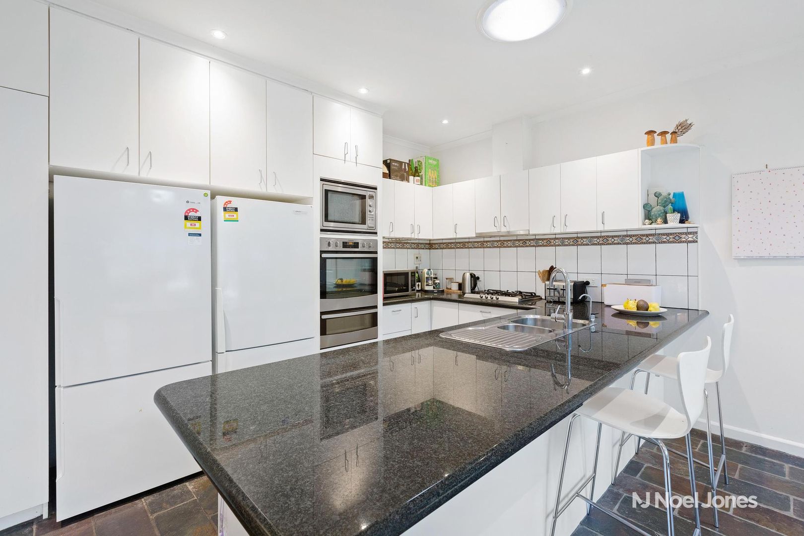 15 Agra Street, Mitcham VIC 3132, Image 2