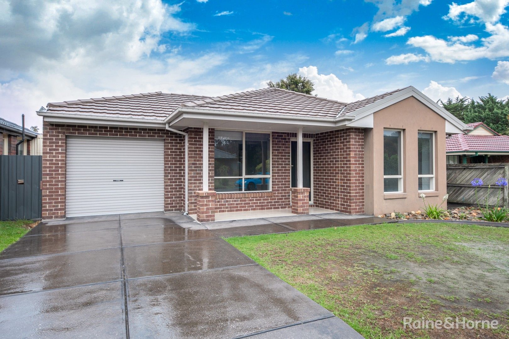 3 bedrooms House in 1 Carnarvon Court SUNBURY VIC, 3429