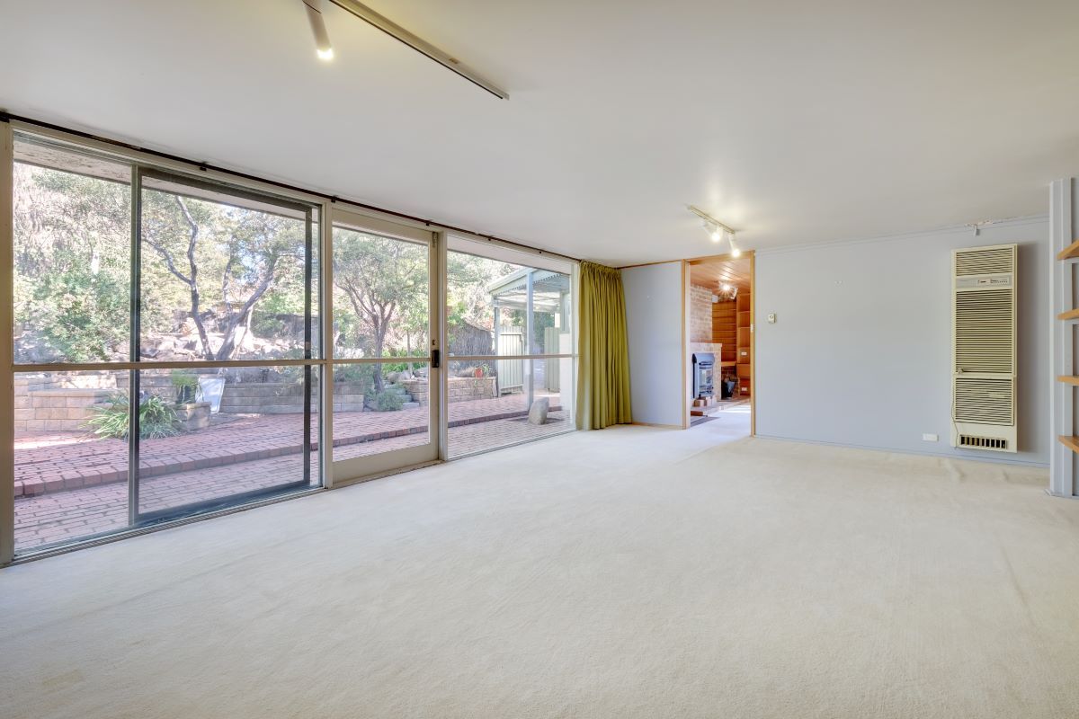 12 Perry Drive, Chapman ACT 2611, Image 2