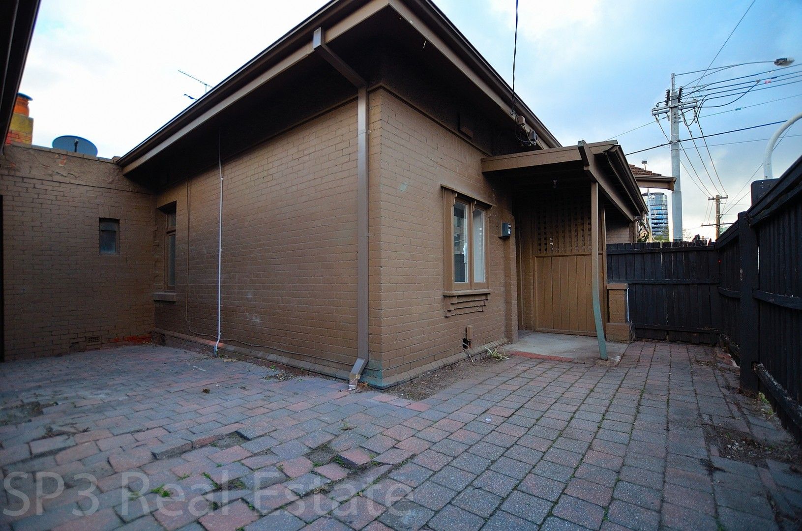 2 bedrooms House in 2A High Street WINDSOR VIC, 3181