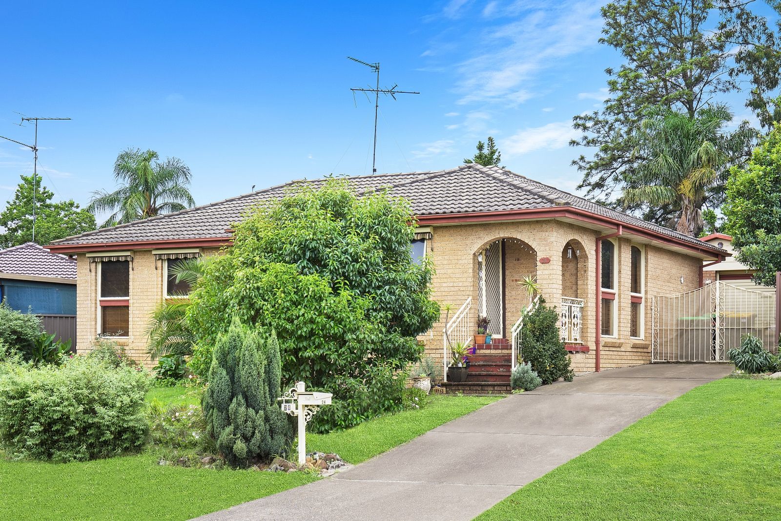 24 Garrick Road, St Clair Property History & Address Research Domain