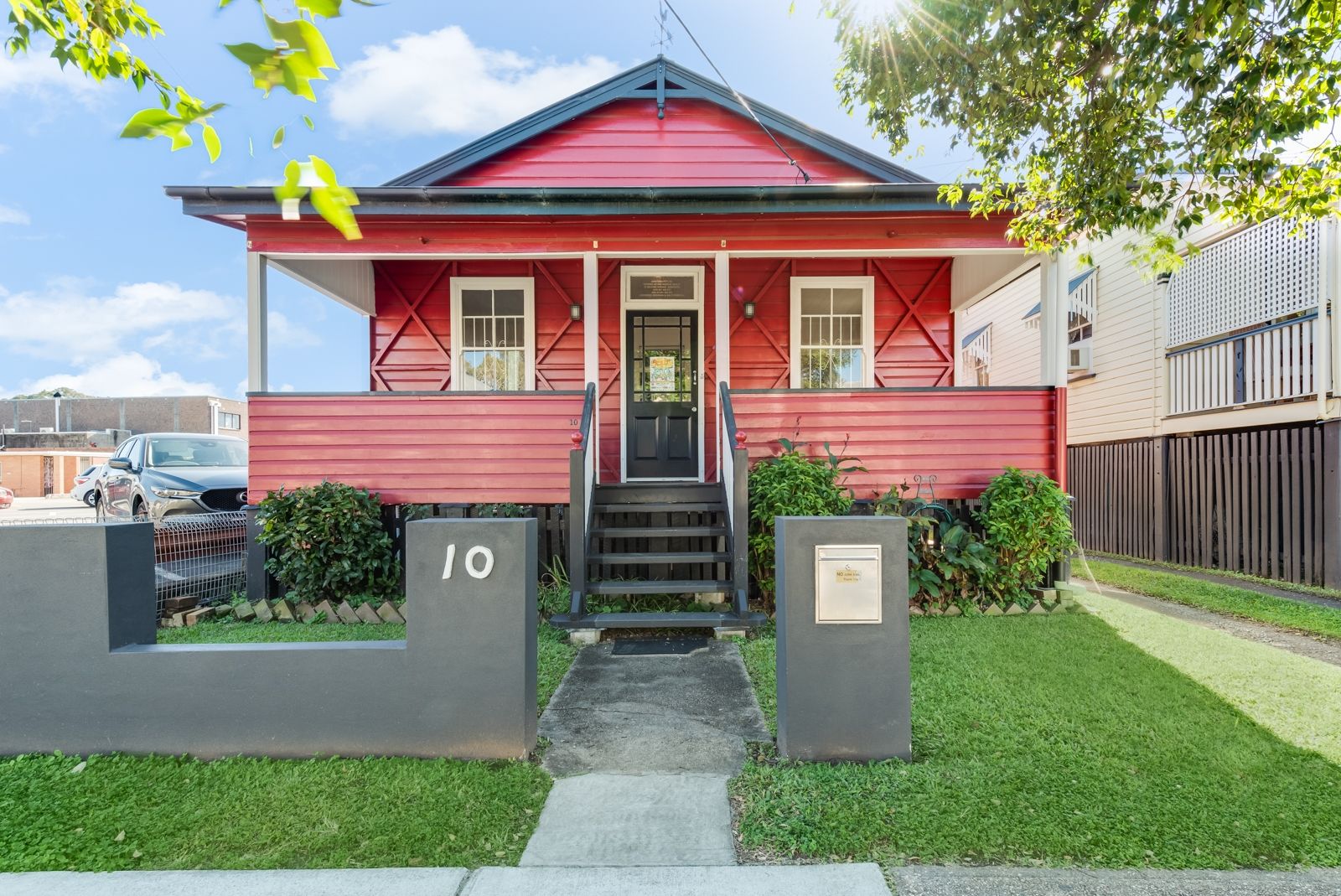 3 bedrooms House in 10 Second Avenue SANDGATE QLD, 4017