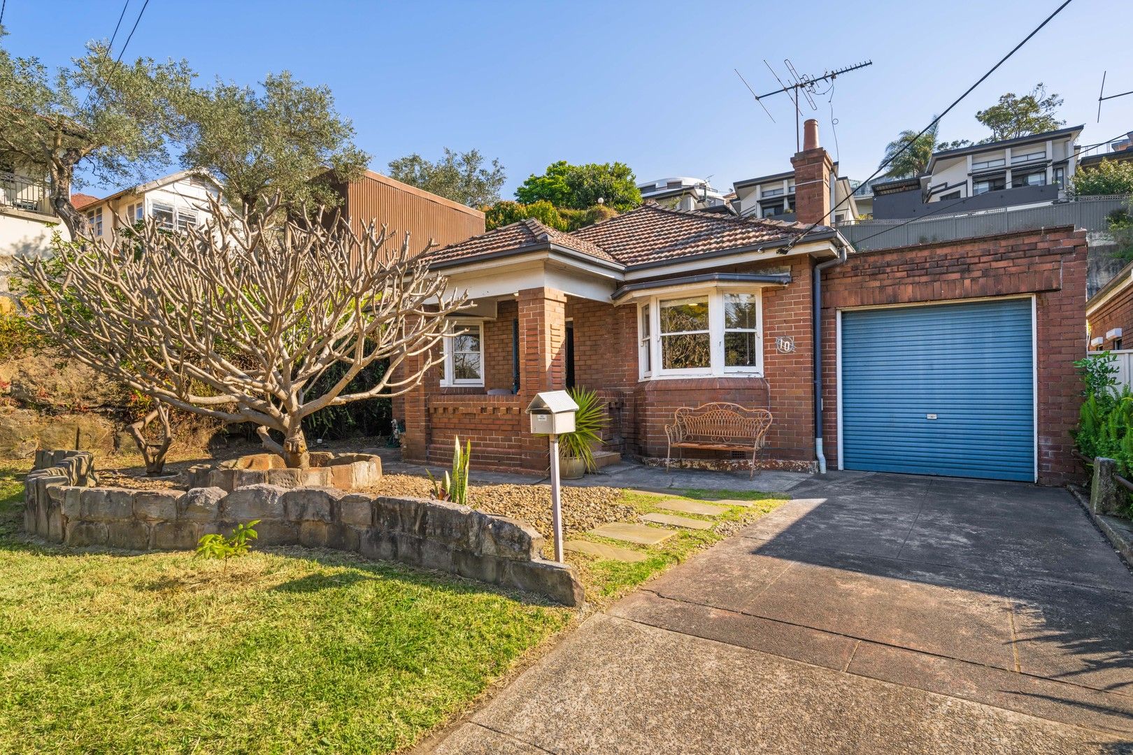 2 bedrooms House in 10 Carboona Avenue EARLWOOD NSW, 2206