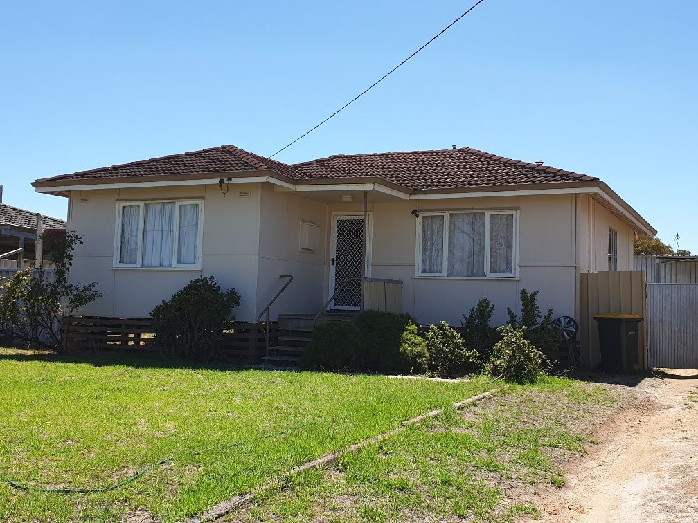 3 bedrooms House in 13 Beeck Street KATANNING WA, 6317