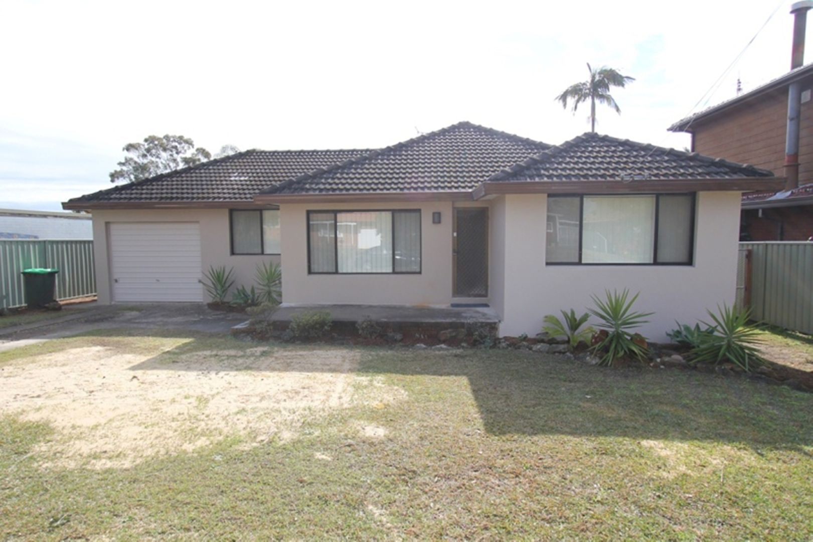 4 bedrooms House in 27 Thompson Avenue MOOREBANK NSW, 2170