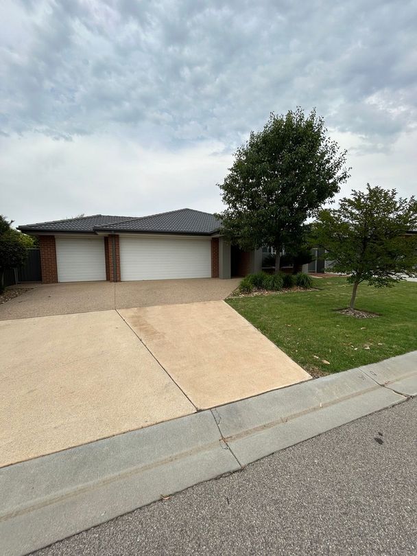 4 bedrooms House in 2 Bratten Court YARRAWONGA VIC, 3730