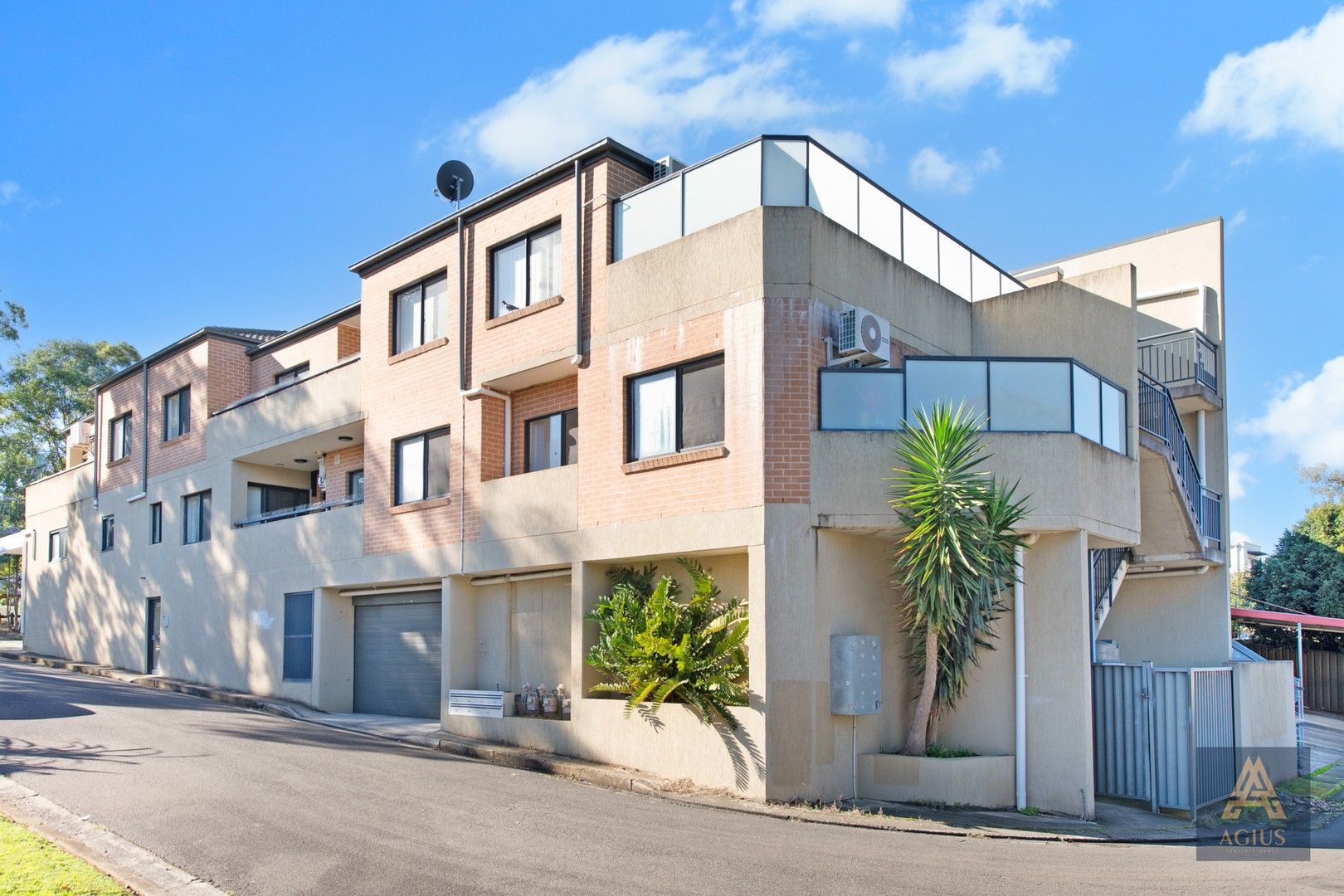 2 bedrooms Apartment / Unit / Flat in 1/78 Barbara Boulevard SEVEN HILLS NSW, 2147
