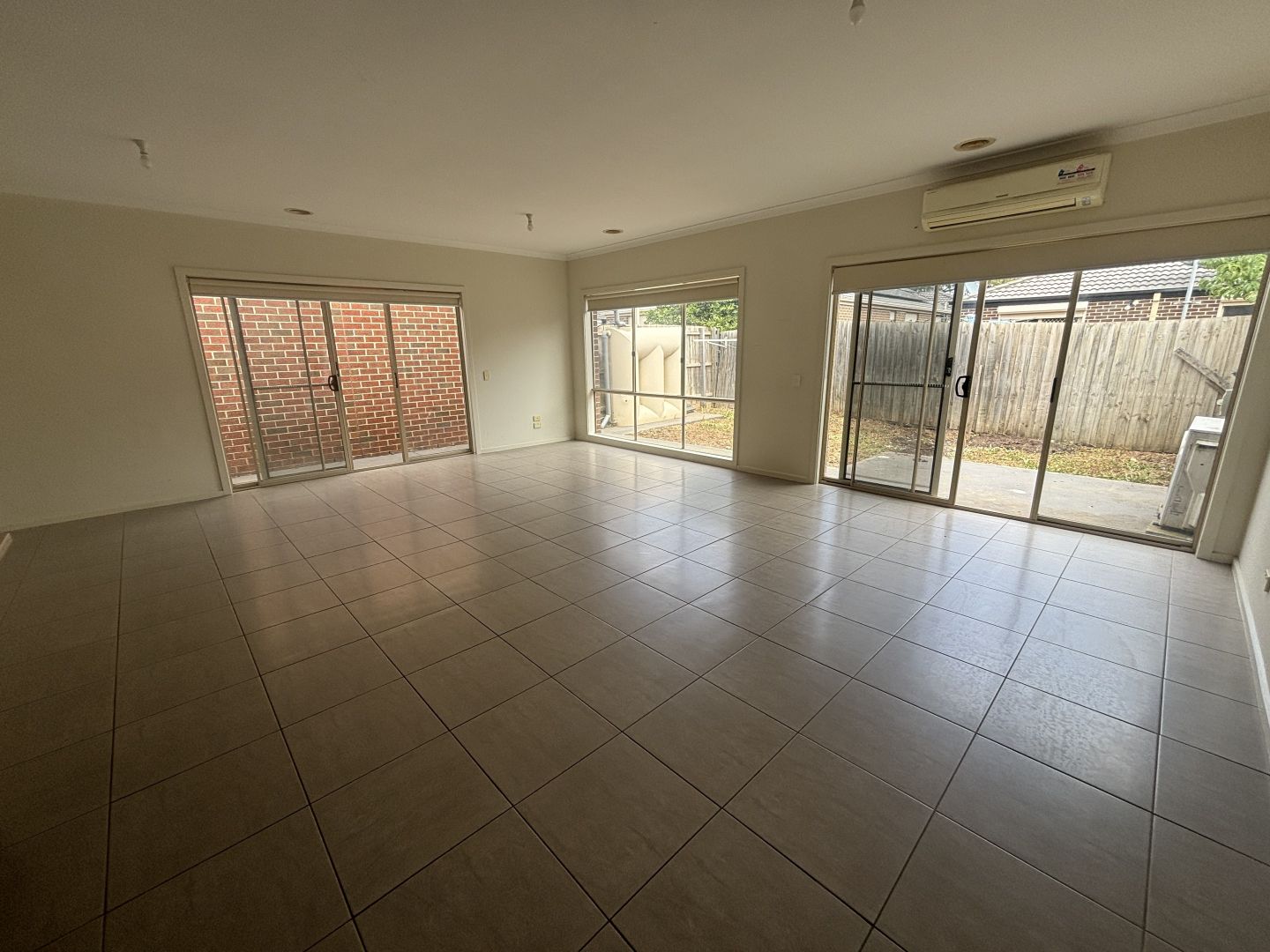 1/27 Red Robin Road, Truganina VIC 3029, Image 1