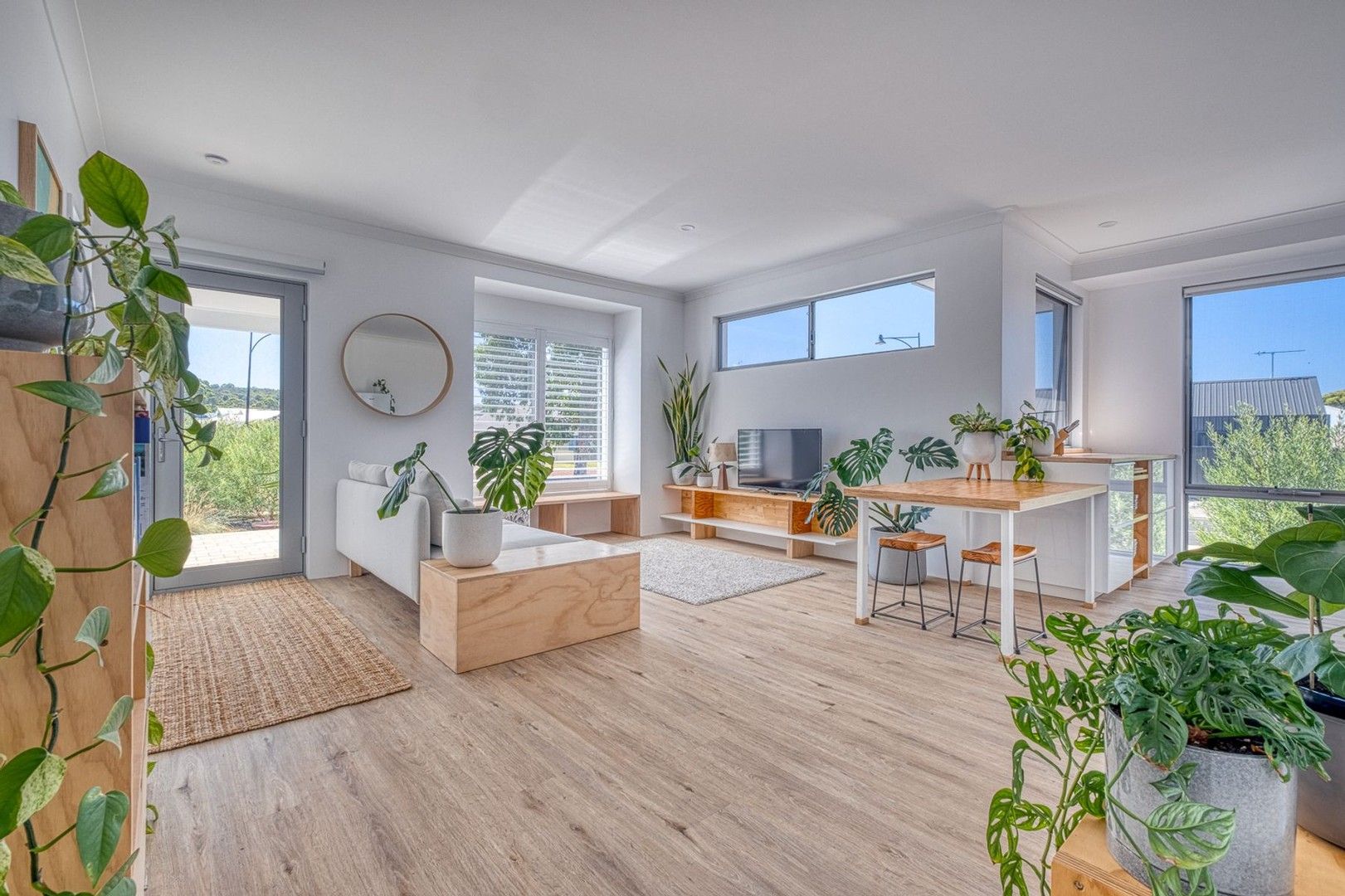 3 bedrooms House in 10 Monclair Circuit DUNSBOROUGH WA, 6281