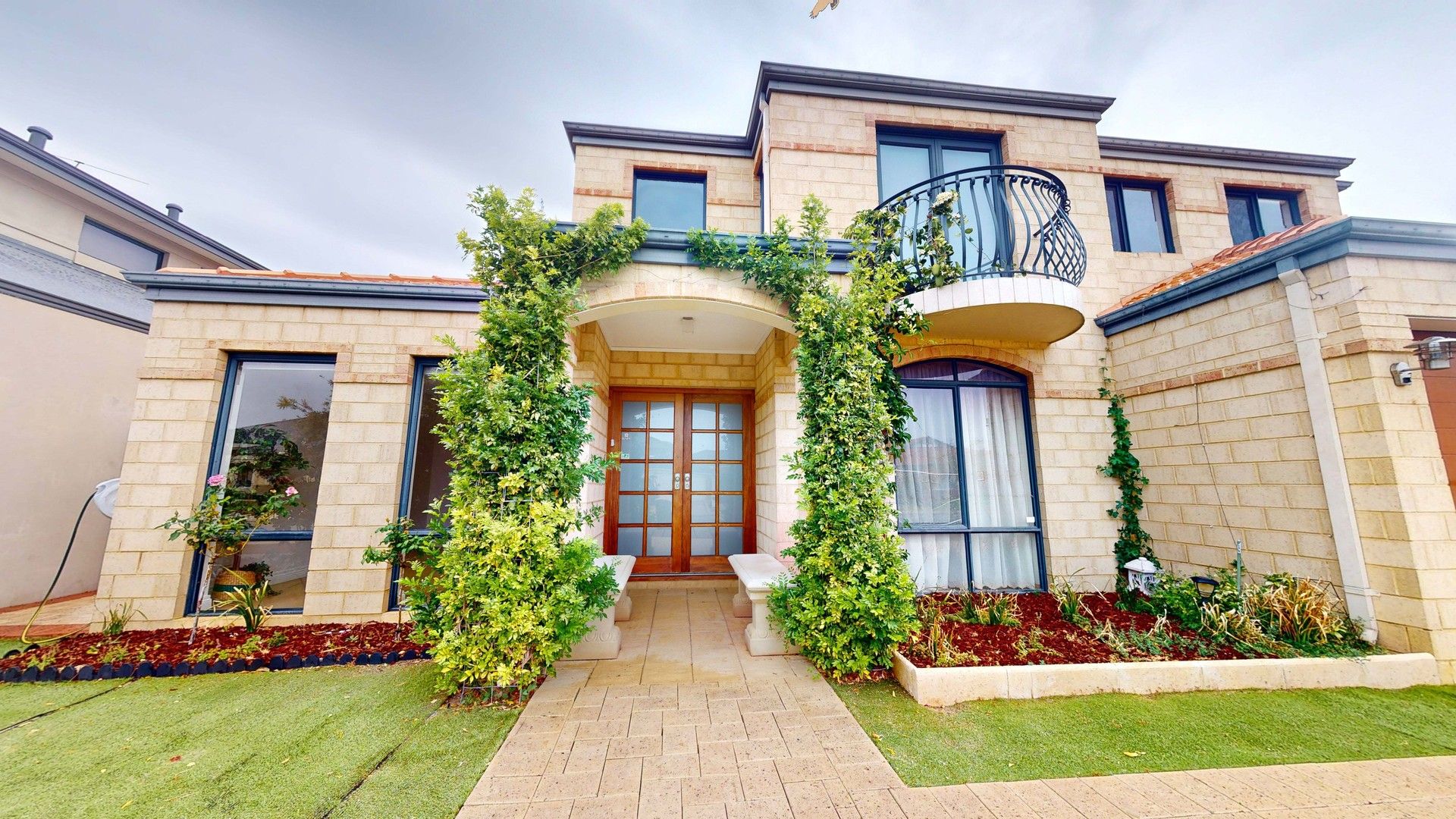 5 bedrooms House in 18 Caraway Gate STIRLING WA, 6021