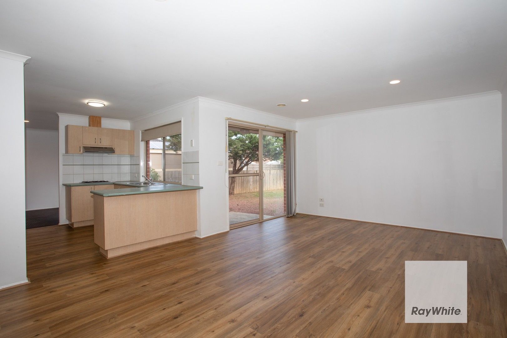 6 Twyford Close, Hillside VIC 3037 House For Rent 480 Domain