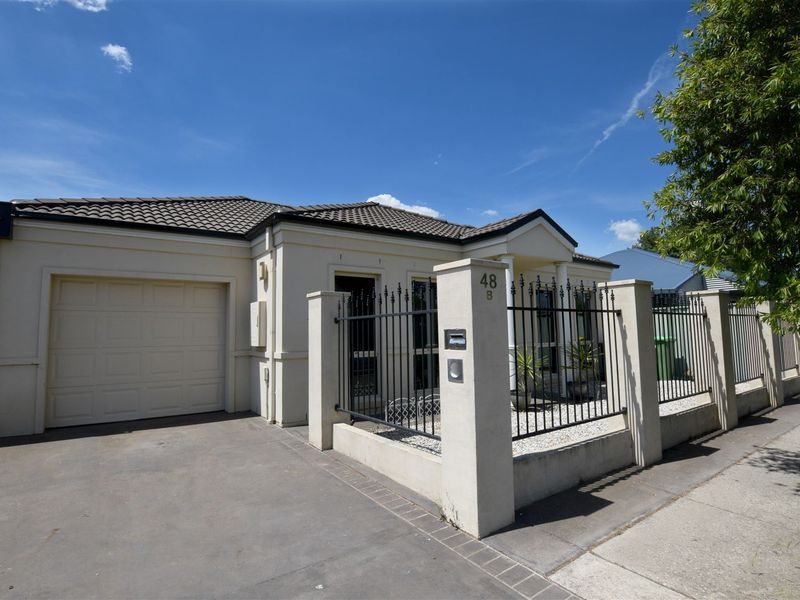 2 bedrooms Townhouse in 48B Brockley Street WODONGA VIC, 3690