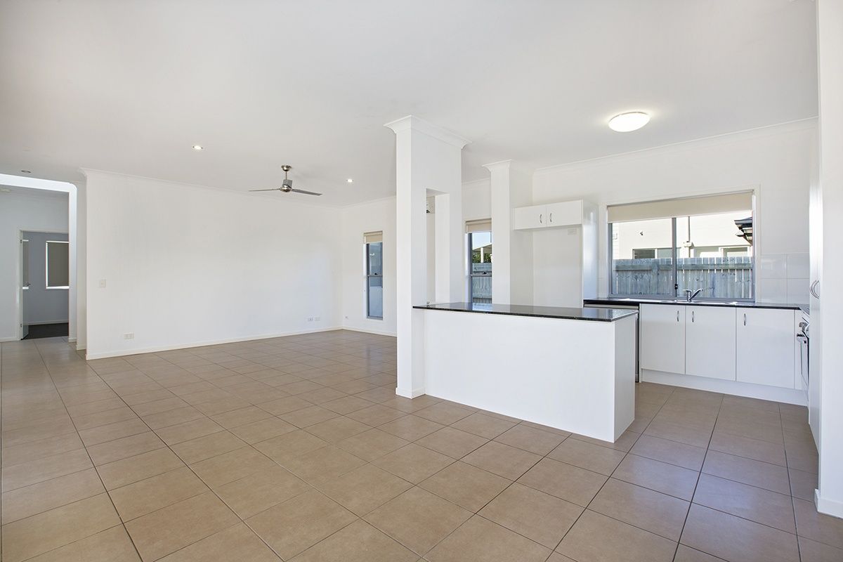 5 Wake Court, Birtinya QLD 4575, Image 2