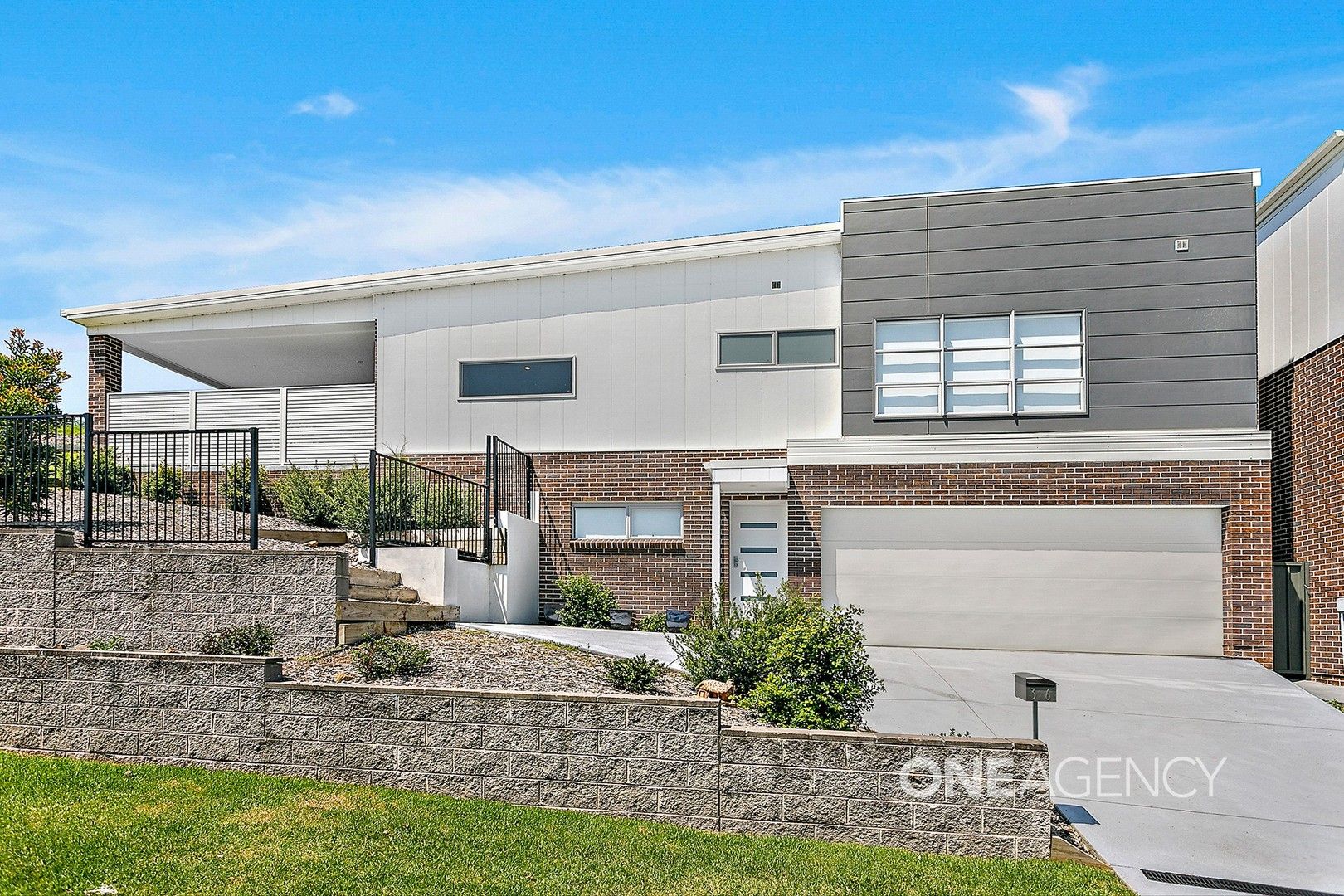 4 bedrooms House in 36 Paul Circuit TULLIMBAR NSW, 2527