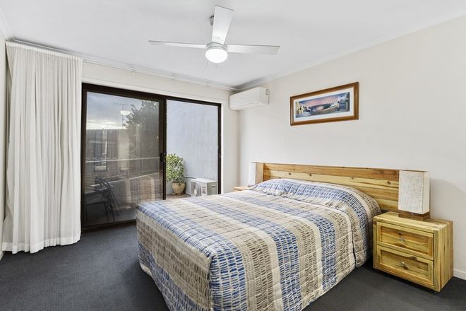 17/22 Second Avenue Broadbeach 4218 - Image 6