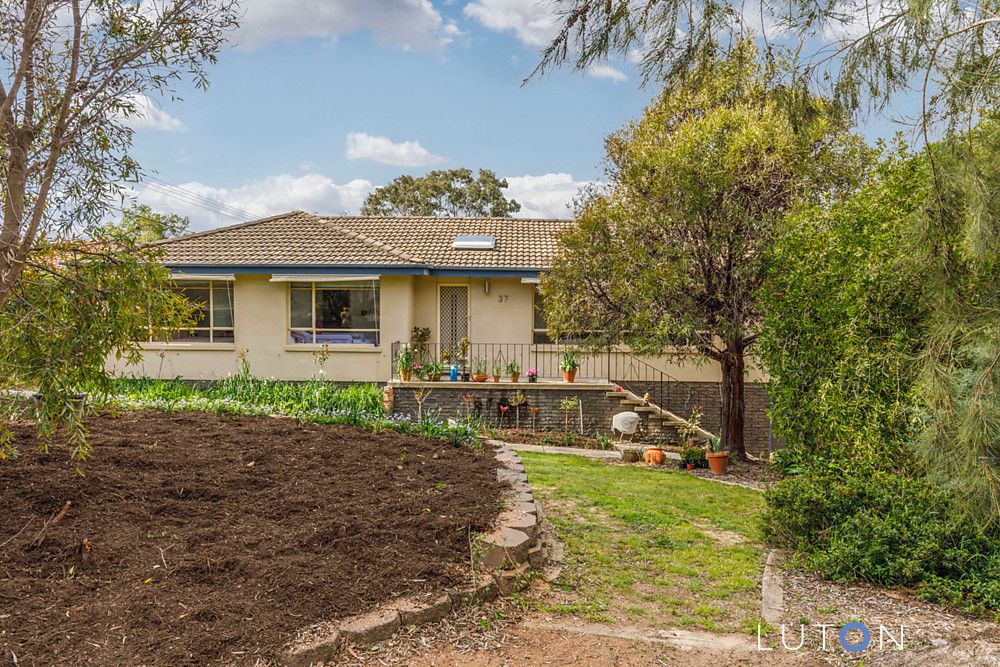3 bedrooms House in 37 Olympus Way LYONS ACT, 2606