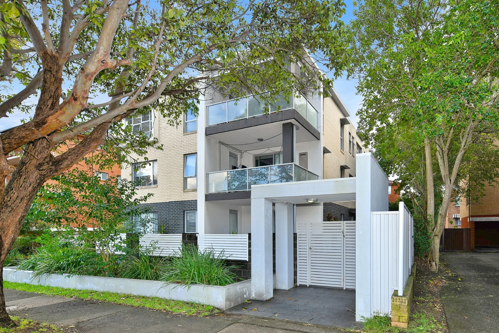 Primary image of 4/22B-24 Macquarie Place, Mortdale NSW 2223