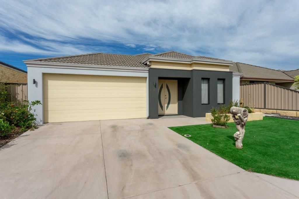 3 bedrooms House in 11 Hodgkinson Turn CANNING VALE WA, 6155