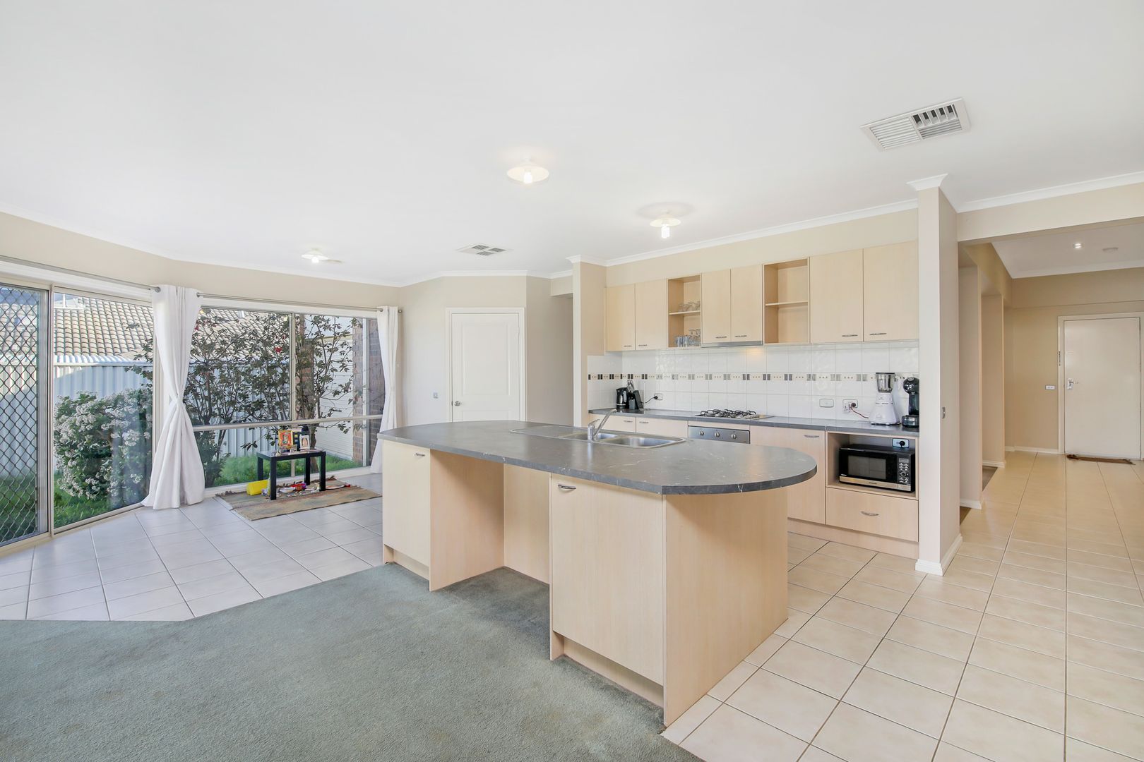 8 Cardiff Grove, Cranbourne East VIC 3977, Image 1