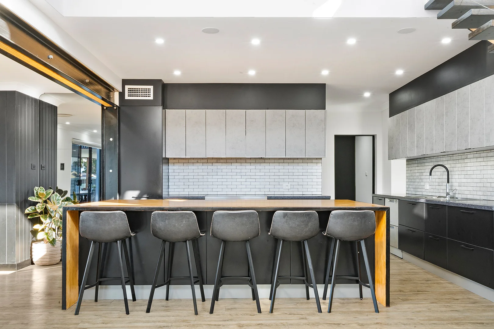 Additional image 2 of 22 Pleasant View Close, Albion Park NSW 2527