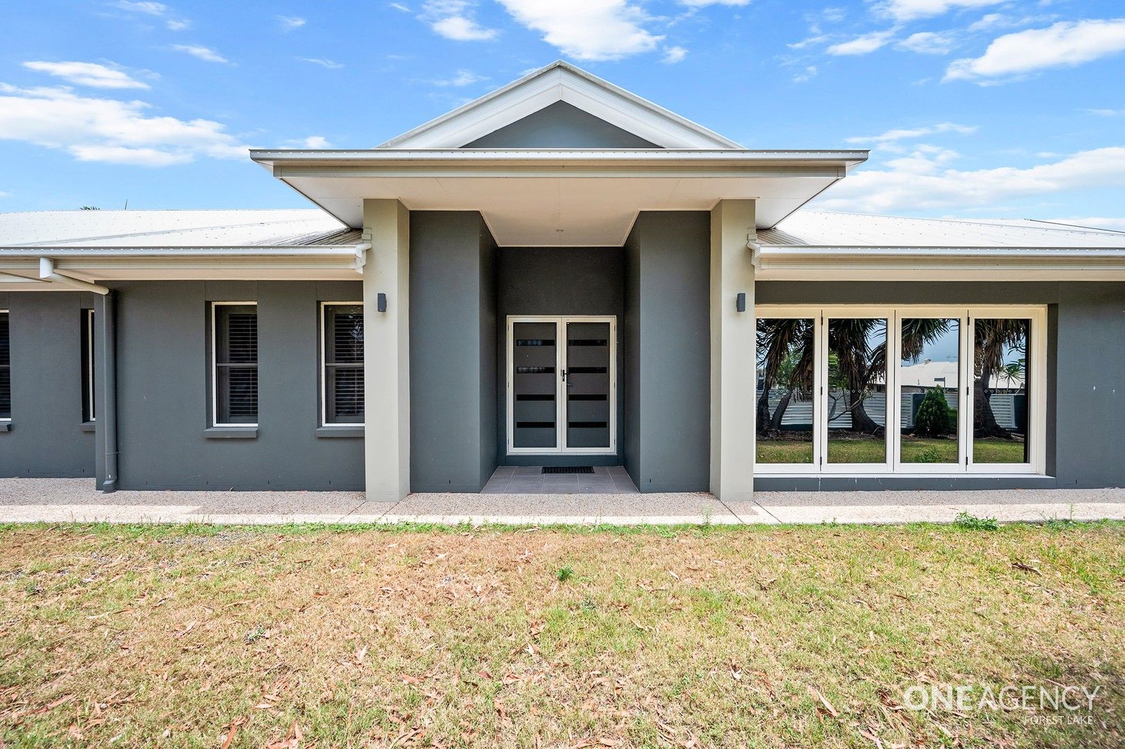 4 bedrooms House in 10 Watergum St HEATHWOOD QLD, 4110