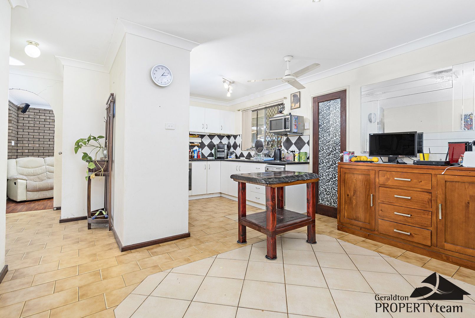 15 Clematis Crescent, Utakarra WA 6530, Image 1