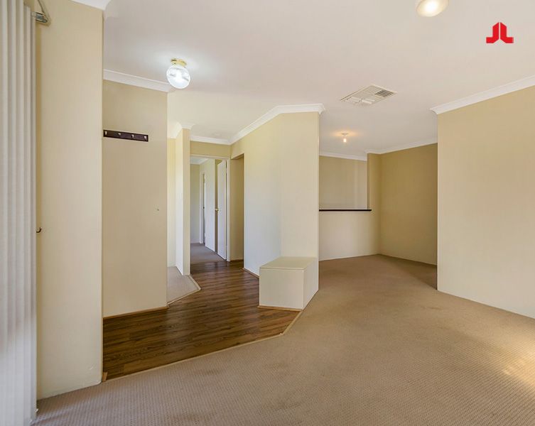 4 Grenadier Court, Warnbro WA 6169, Image 2