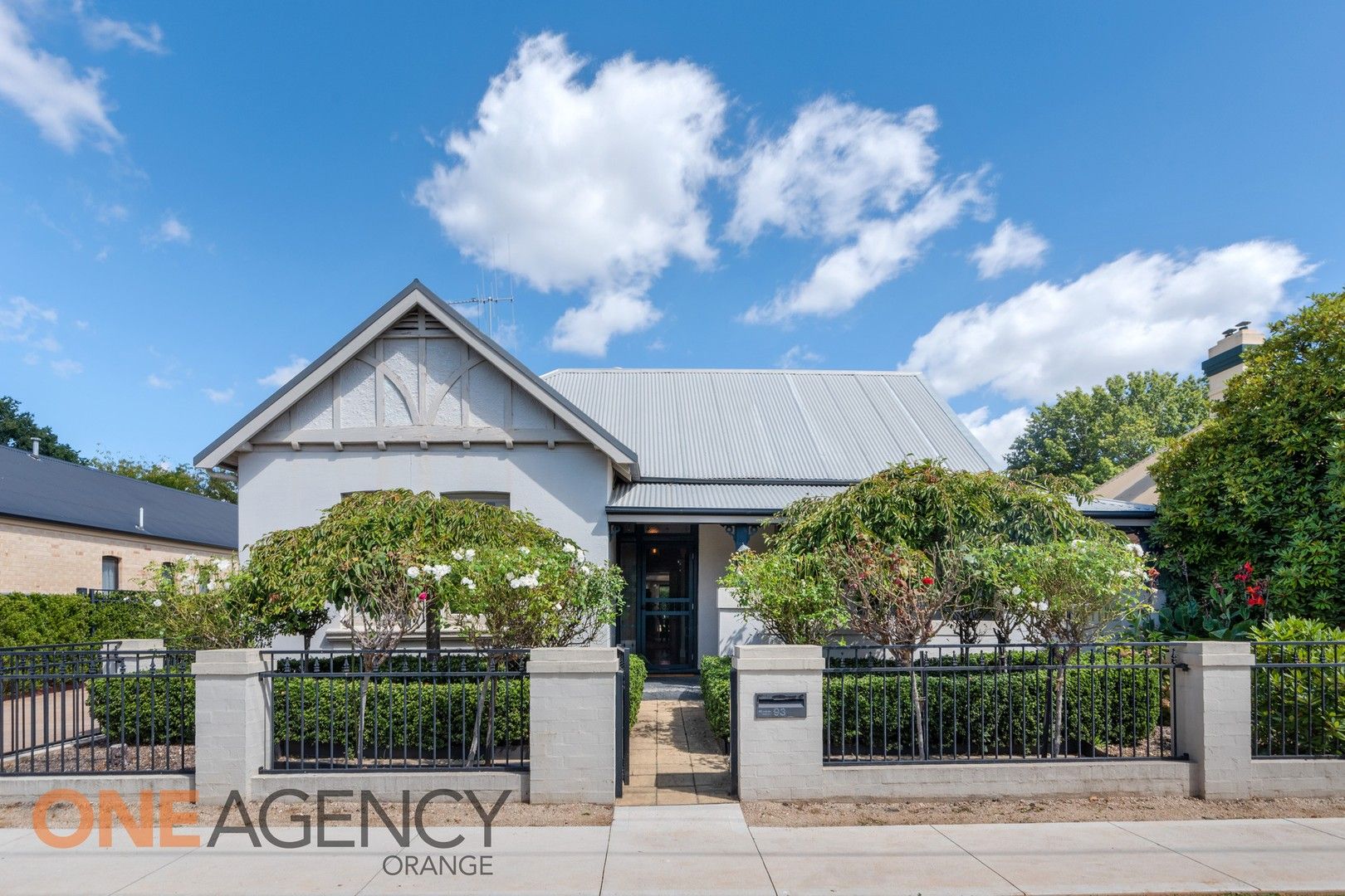 4 bedrooms House in 93 Clinton Street ORANGE NSW, 2800