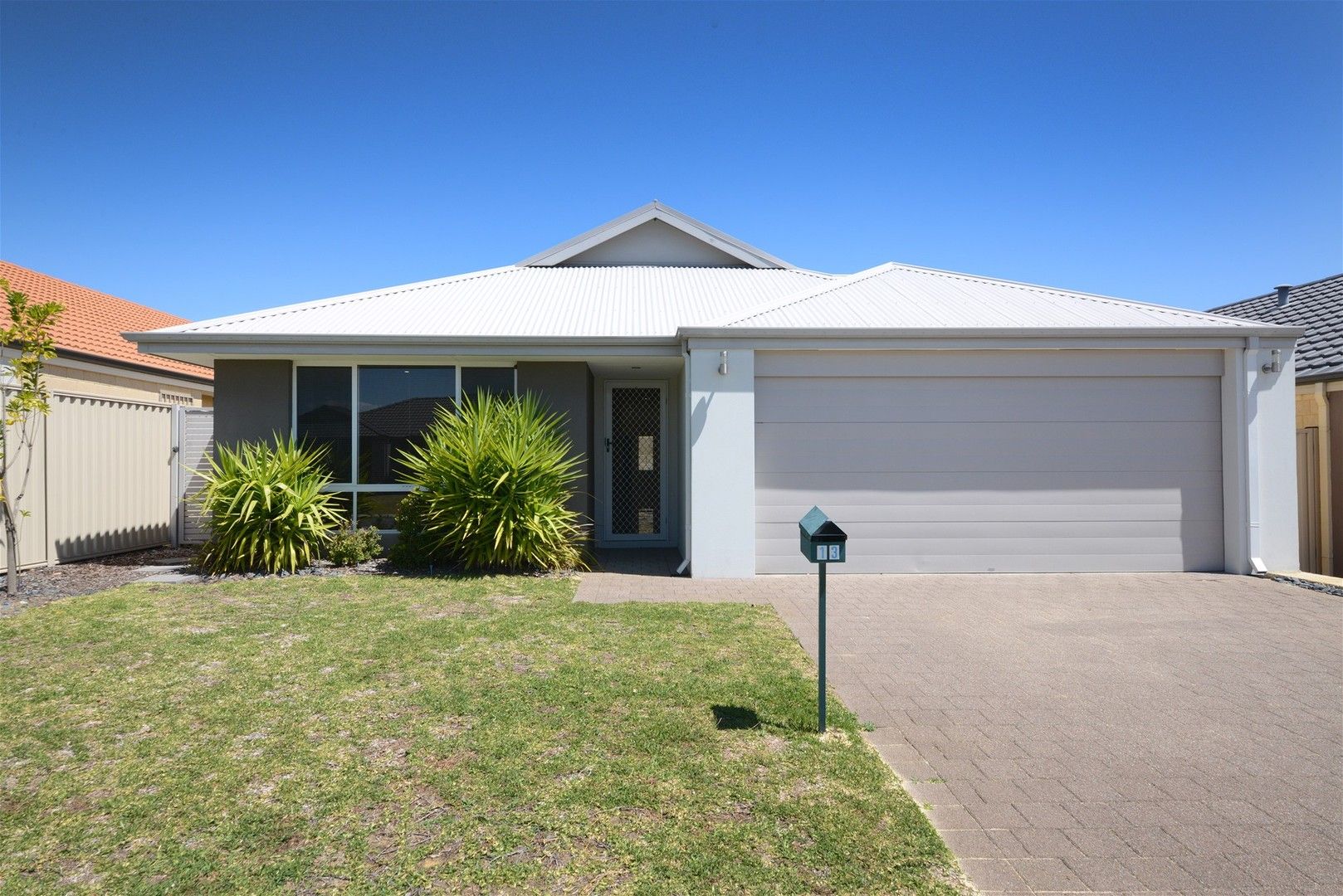 3 bedrooms House in 13 Nerium Way SINAGRA WA, 6065