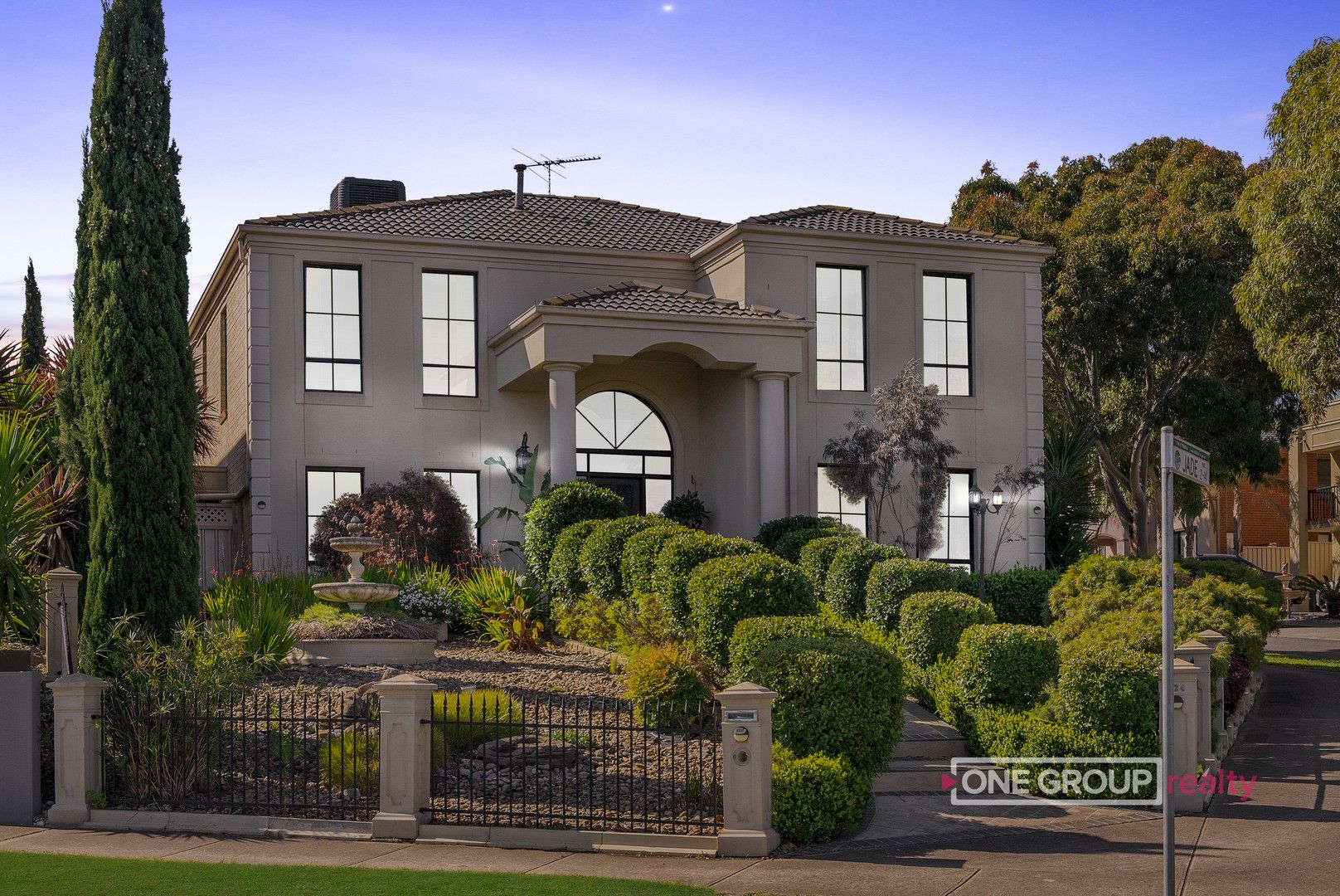 5 bedrooms House in 324 Gordons Road SOUTH MORANG VIC, 3752