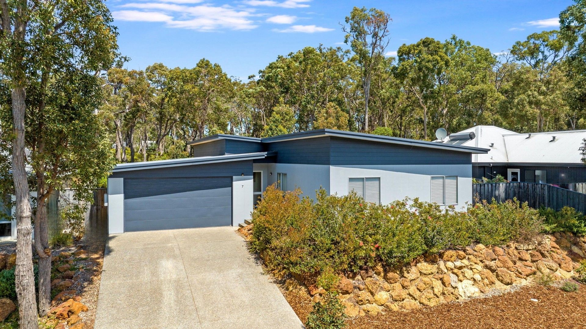 4 bedrooms House in 7 Wandoo Place COWARAMUP WA, 6284