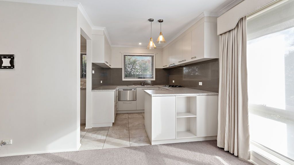 2 bedrooms Apartment / Unit / Flat in 2/222 Peel Street North BALLARAT EAST VIC, 3350