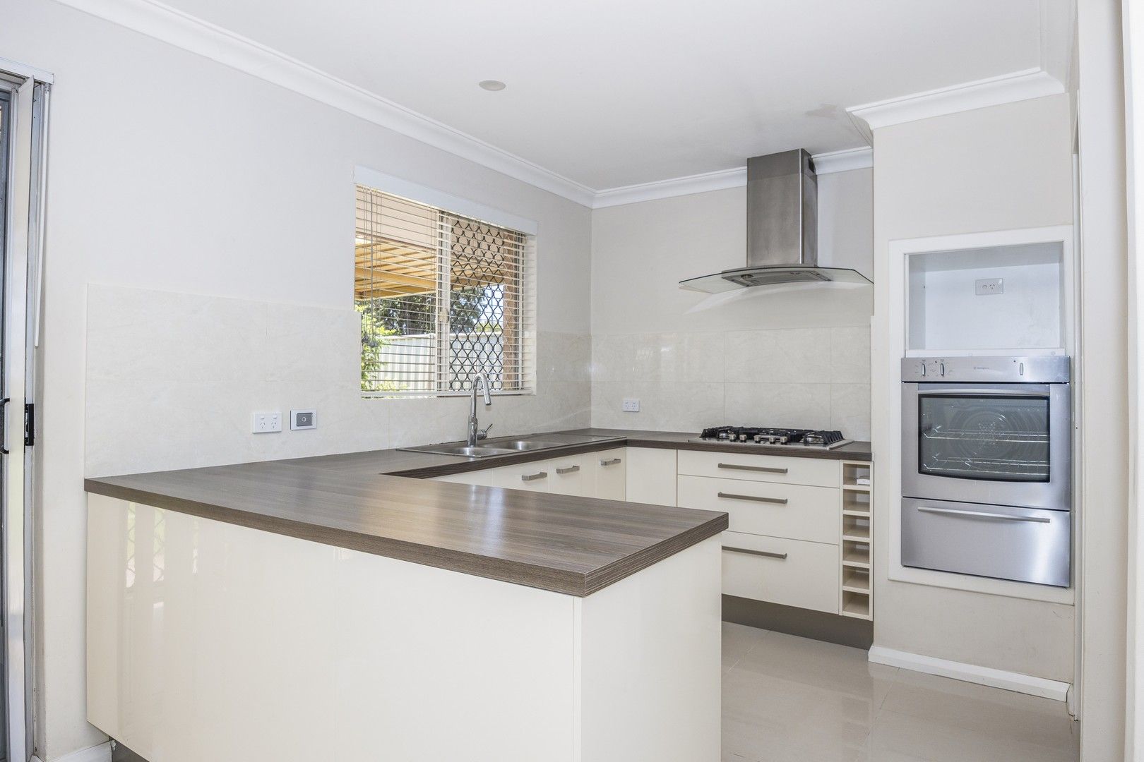 3 bedrooms House in 51 Golders Way GIRRAWHEEN WA, 6064