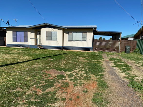 35 Napier Street, Goolgowi NSW 2652