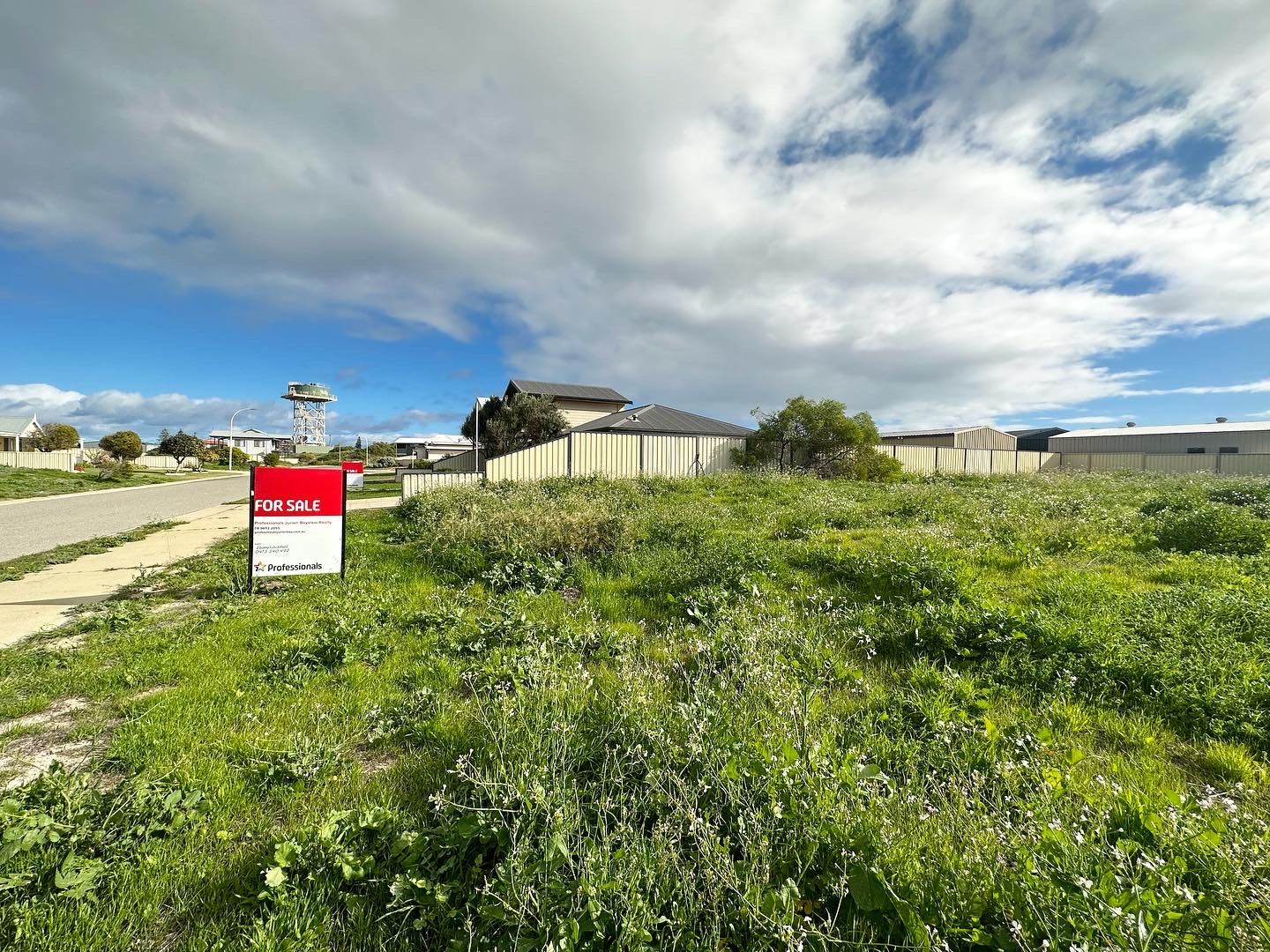 Vacant land in 8 Glover Crescent, GREEN HEAD WA, 6514