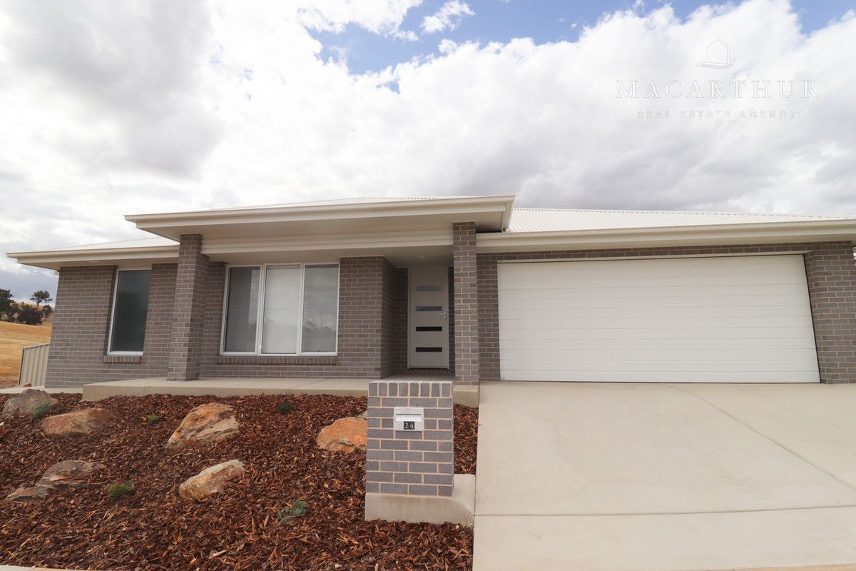 3 bedrooms House in 24 Wake Drive LLOYD NSW, 2650